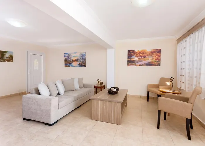 Zia Zante 拉加纳斯